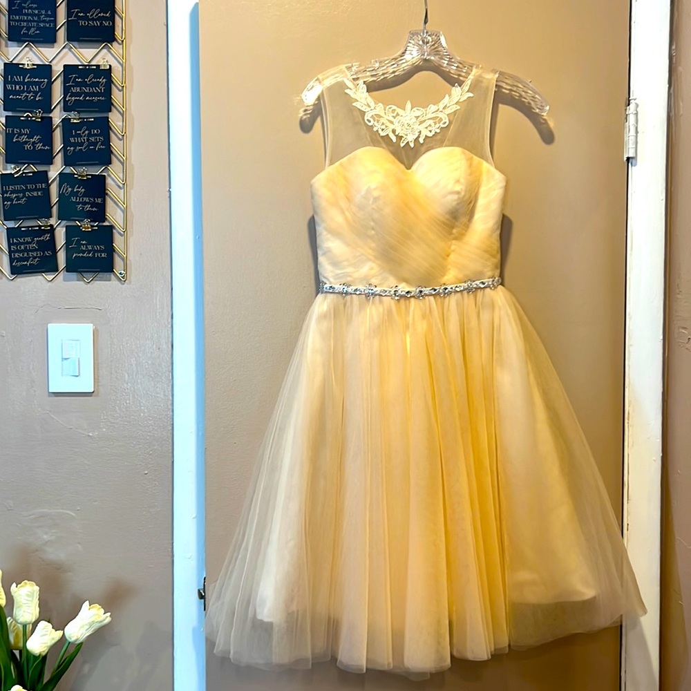 Beautiful cocktail dress!